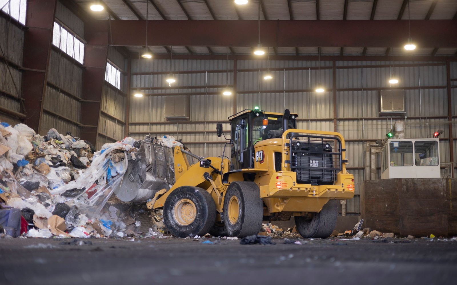 Caterpillar 966 Wheel Loader Refinancing